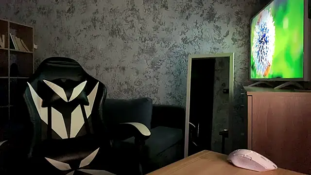 SandyKiss  online show from April 7, 3:25 pm