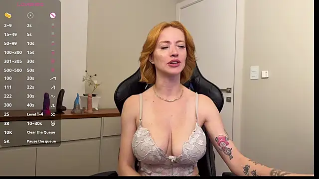 girlsmilee online show from April 8, 8:44 pm