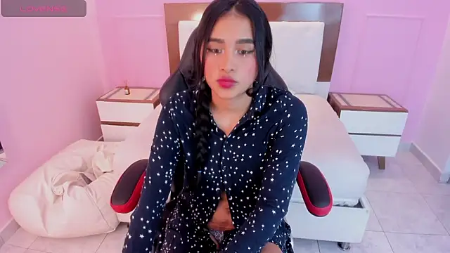 PALOMA ALVES online show from April 6, 2:44 am