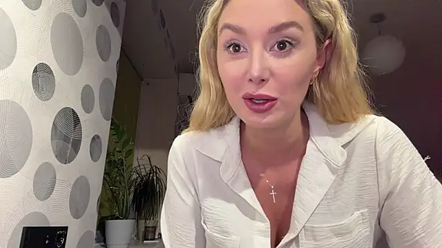 Annycute666 online show from April 10, 4:13 pm