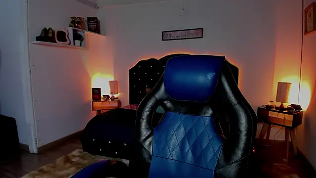 SaraRoads online show from April 7, 7:38 pm