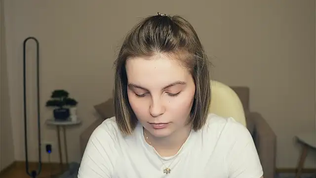 AnnaSchroen online show from April 10, 9:48 am