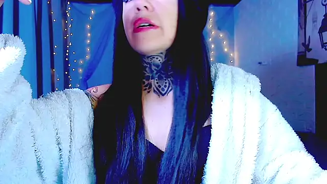 LannieGonzales online show from April 16, 1:00 pm