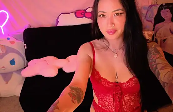 iamivyluv online show from April 10, 3:45 am