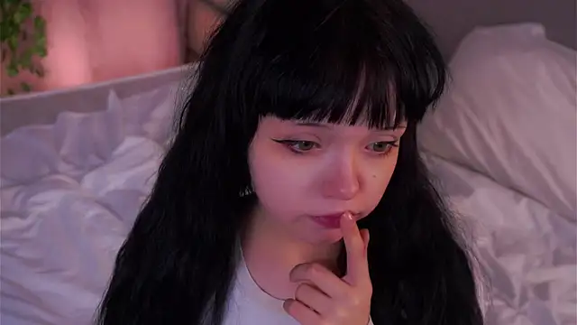 CandiceDossantos online show from April 4, 1:43 pm