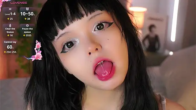 CandiceDossantos online show from April 9, 8:20 am