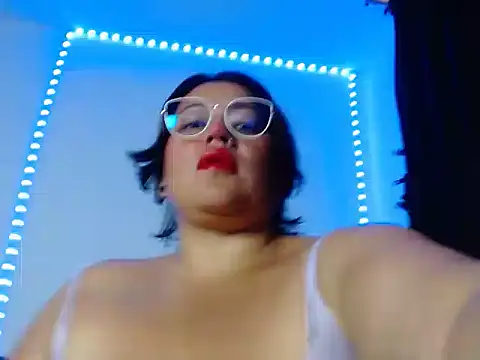 vibeSex1 online show from April 10, 6:14 pm