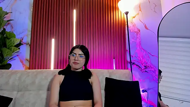 SamanthaVelvett  online show from April 14, 8:14 am