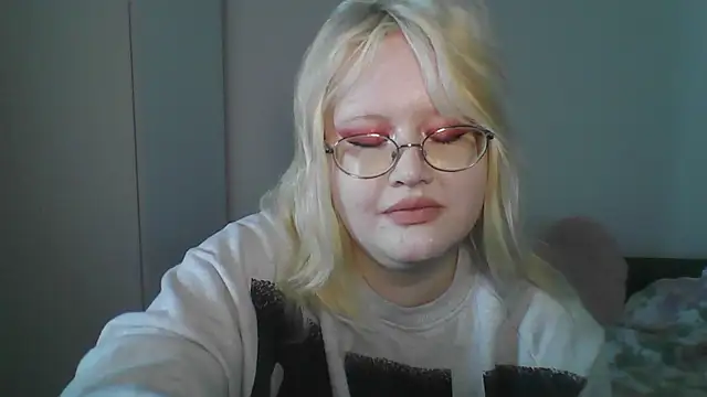 Elayne Sweet online show from April 12, 8:17 am