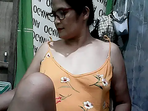 PinayZaira online show from April 11, 6:52 am