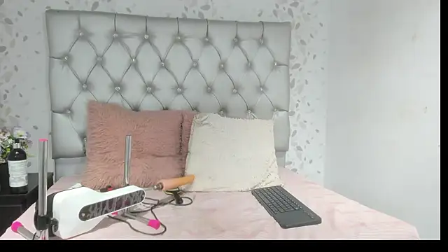 brenda sofia69 online show from July 28, 7:39 pm