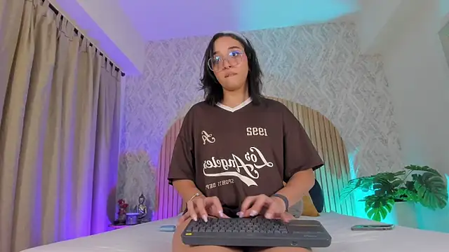 Iam Kelly online show from April 11, 12:20 pm