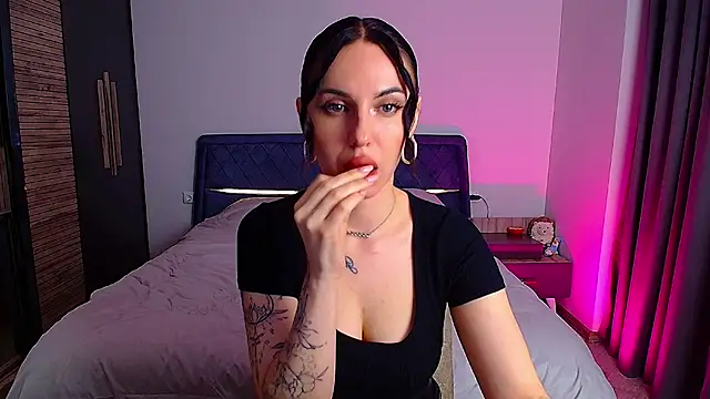 Sour Berry  online show from April 8, 5:15 pm