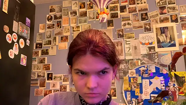 DarylLarrow online show from April 5, 7:24 pm