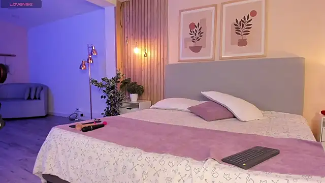 Moon of Hades online show from April 8, 4:14 am