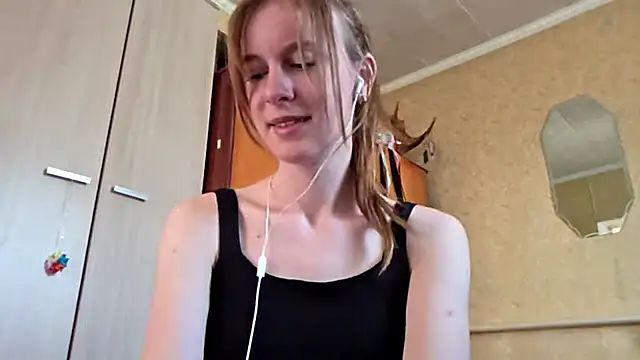 DonnaKuc online show from April 3, 6:22 am