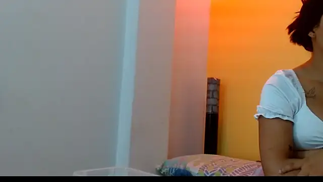 18dulcegatita online show from April 1, 7:44 pm