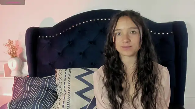 Honney Bunny18 online show from April 3, 7:56 pm