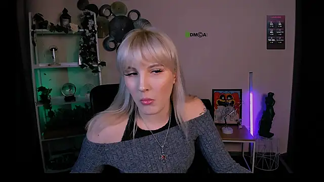 marta smith1 online show from April 8, 8:00 pm