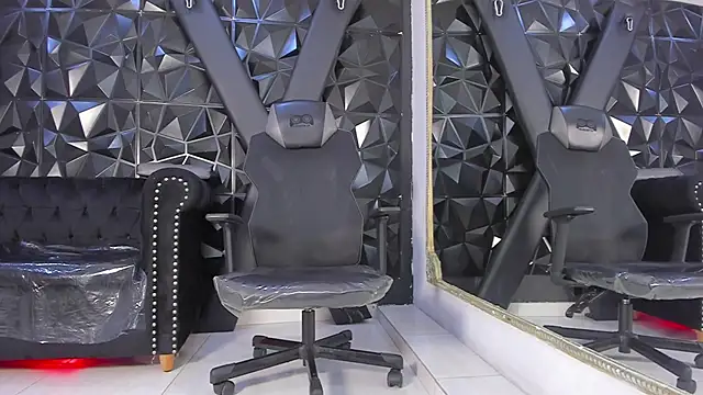 AbbyRogers1 online show from April 11, 7:45 am