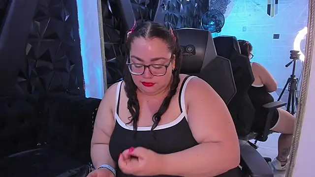 AbbyRogers1 online show from April 8, 4:47 am