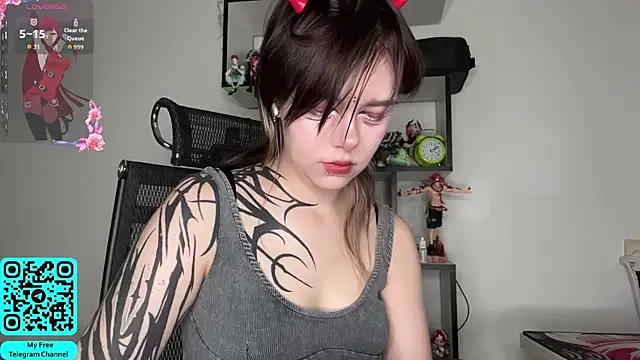 MadalynNosel online show from July 17, 7:02 am