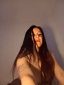 EmmaWillow online show from April 10, 8:15 pm