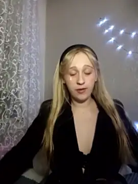 IsOlli online show from April 5, 2:16 pm