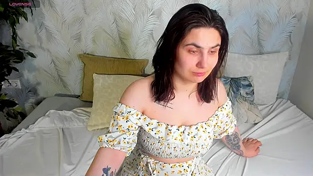 Alisa Froks online show from April 10, 9:37 am