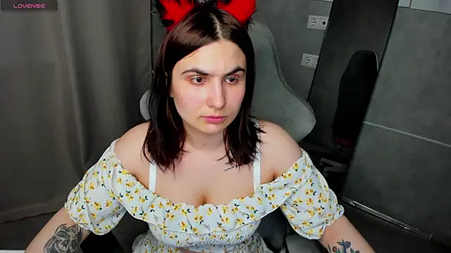 Alisa Froks online show from April 6, 9:21 am