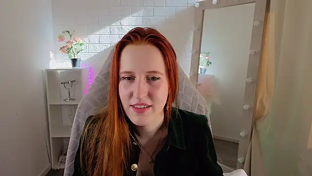 EvaBellea online show from April 11, 6:30 am