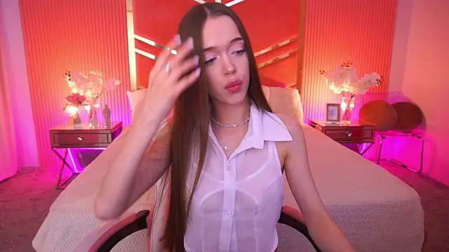 LunarDolly online show from April 11, 7:56 am