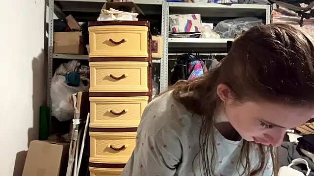 VelvetNoirra online show from April 9, 2:33 pm