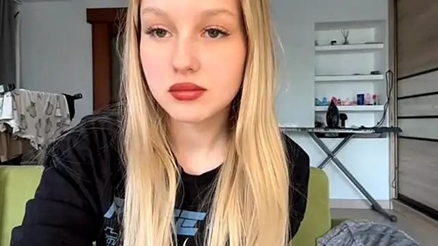 ElvieTribou online show from April 13, 8:04 am