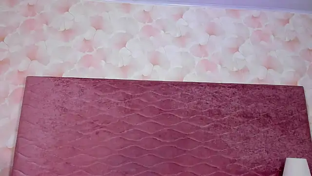 Delphine doll online show from April 13, 12:17 pm