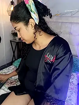 Snapshot of Anabell_03 chatting on April 6, 6:42 pm Anabell 03 online show from April 6, 6:42 pm