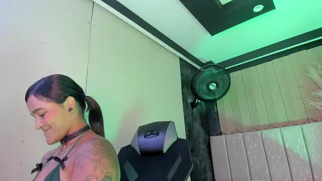 LexiAdamss online show from April 15, 12:28 pm