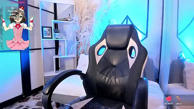 LexiAdamss online show from April 9, 12:54 pm