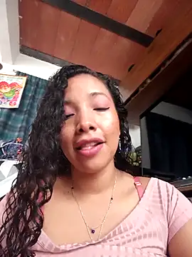 Wolfamara online show from April 25, 1:41 pm