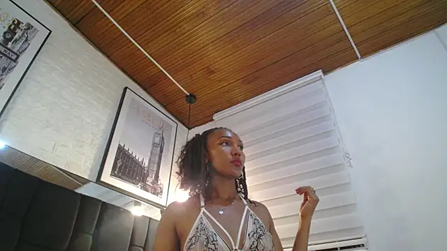 Leomi  online show from April 11, 7:45 am