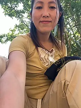 Huonglyna online show from April 9, 2:47 am