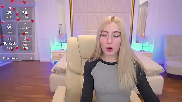 MelaniiePlay online show from April 2, 3:31 pm