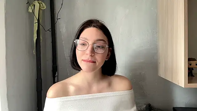 SinfulStarlight online show from April 9, 7:47 am