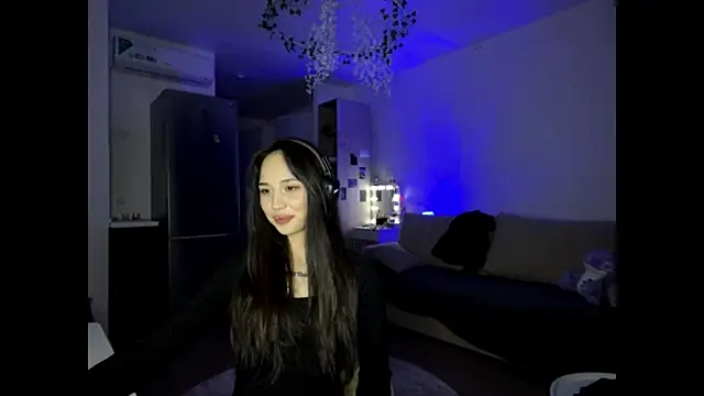 Elizabetswan online show from April 16, 9:39 pm