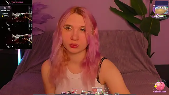 Kitty Blondie online show from April 14, 3:06 am