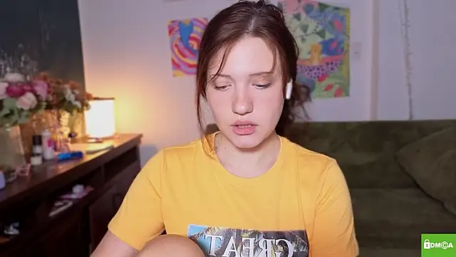 bikinibottom001 online show from April 9, 2:25 am