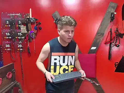 Justiin and brianna BDSM online show from April 12, 2:09 pm