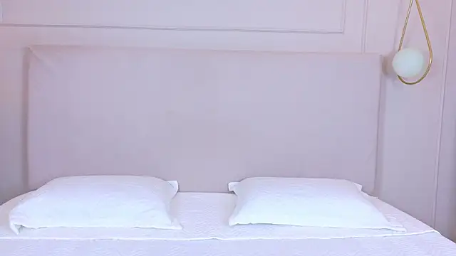 AshlyCooperr online show from April 14, 3:28 am