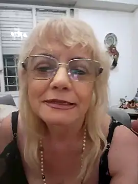 MatureElegantWidow online show from April 3, 10:19 pm