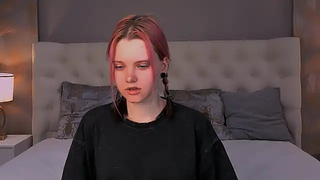 Lina Veyra online show from April 15, 11:55 am